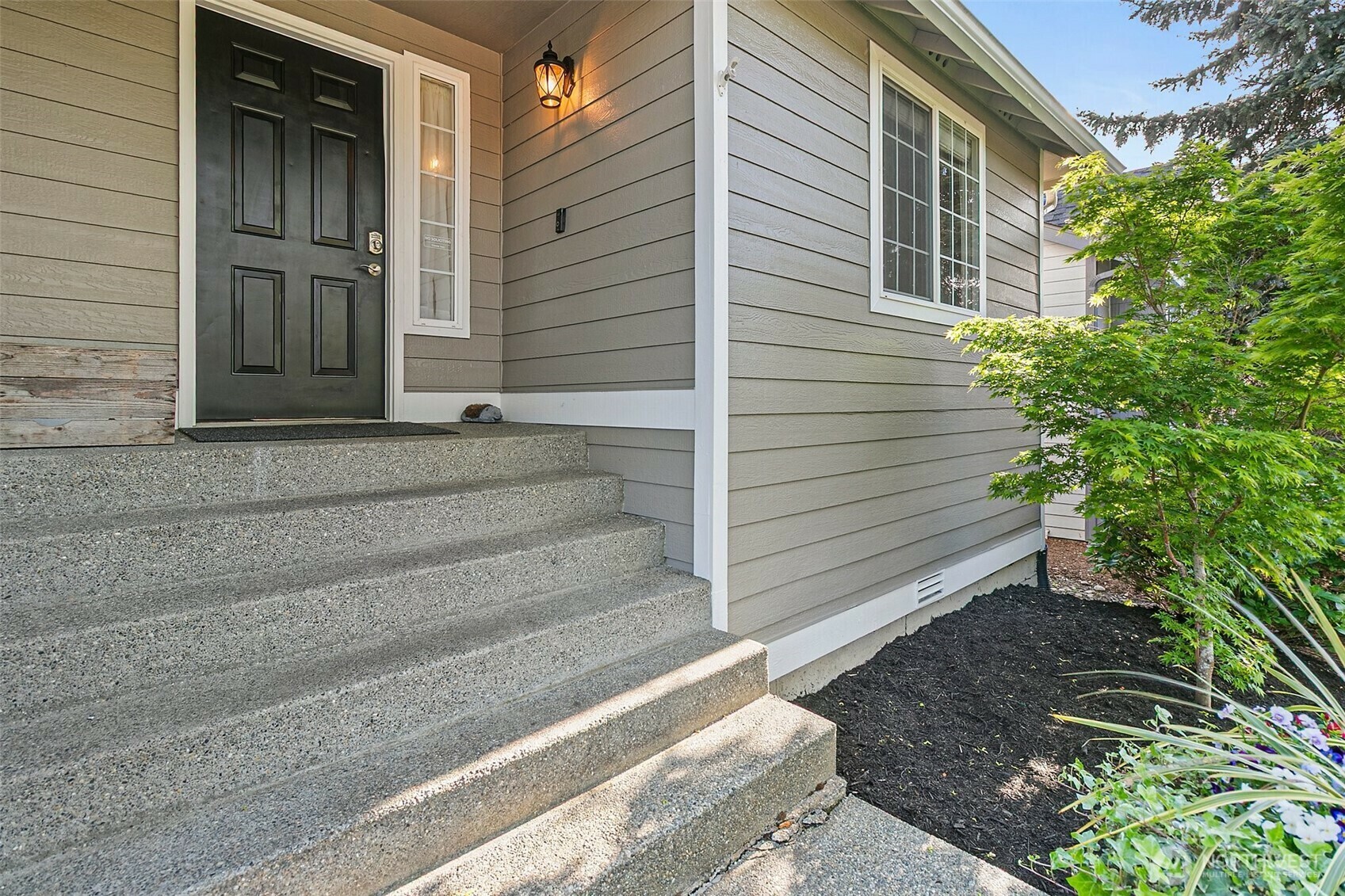 Property Photo: 12827 SE 301st Street WA 98092