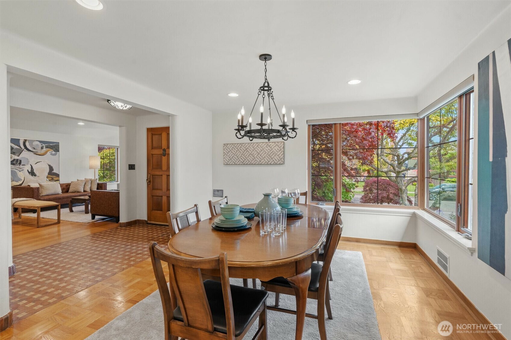 Property Photo: 2501 W Crestmont Place W WA 98199