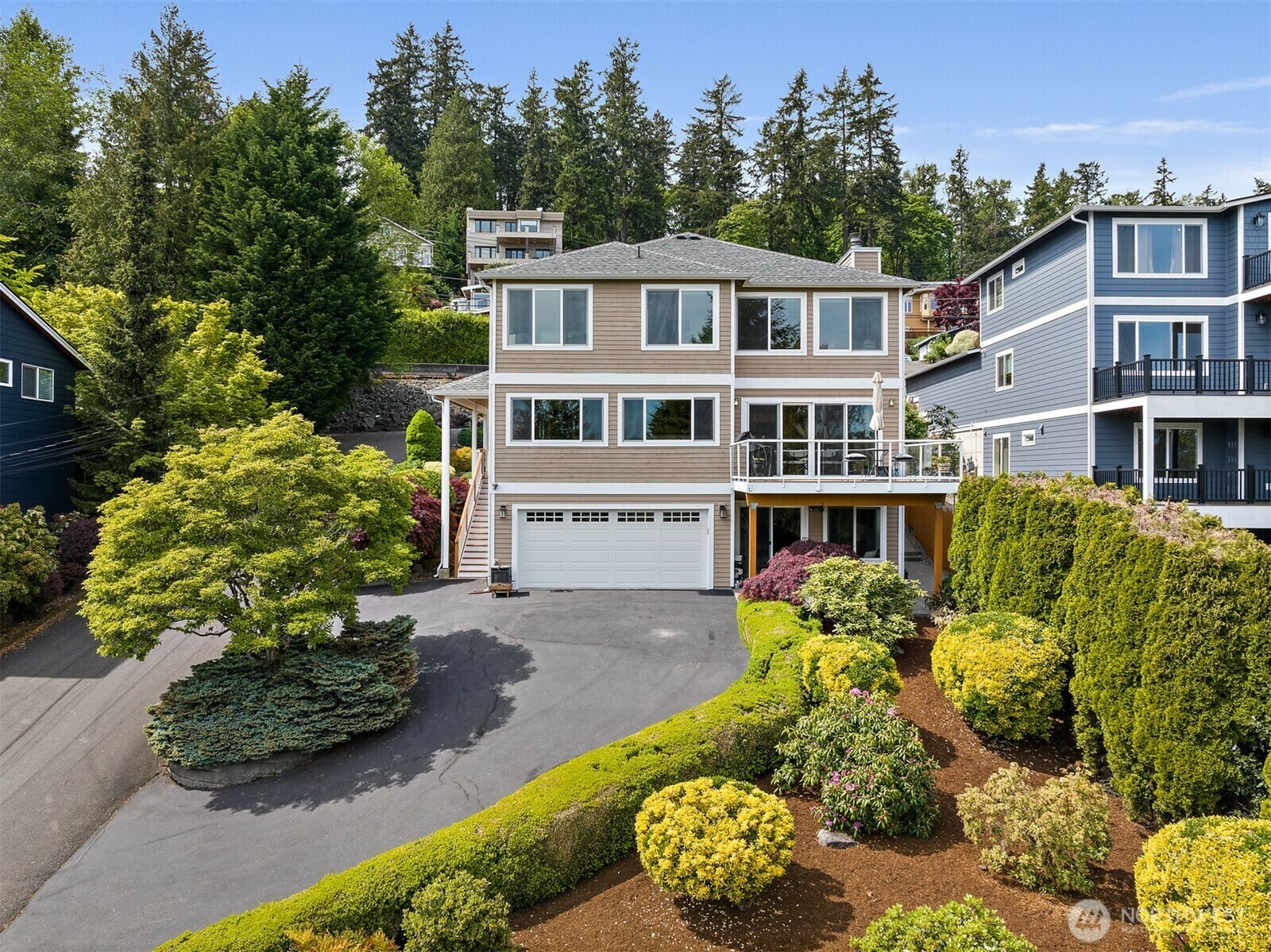 Property Photo: 8533 NE Juanita Drive WA 98034