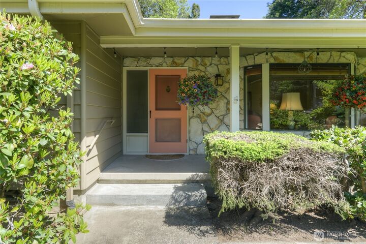 Property Photo: 2005 Arietta Place SE WA 98501