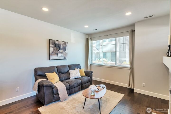 Property Photo:  14522  15th Avenue W B  WA 98087 