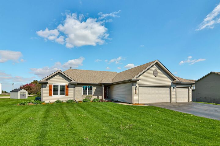 4795 Squaw Valley Drive  Caledonia IL 61011 photo