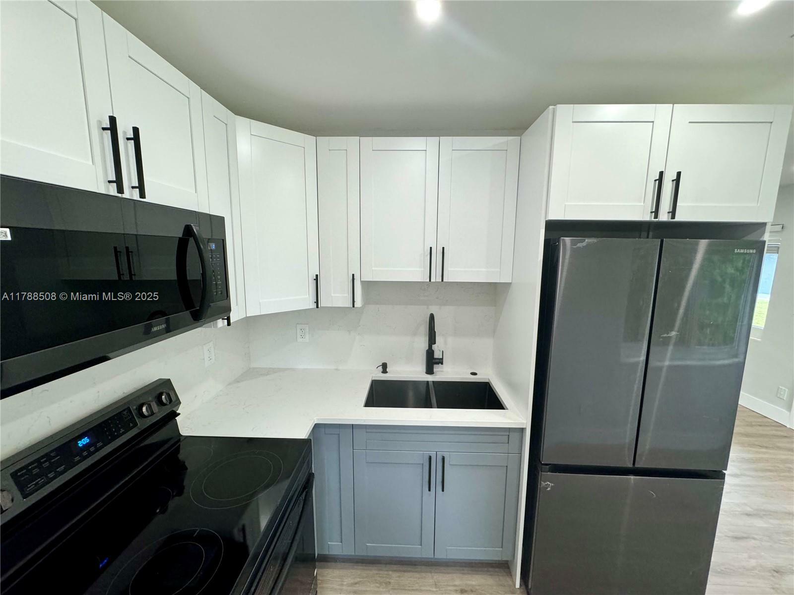 2631 SW 13th Ave  Fort Lauderdale FL 33315 photo