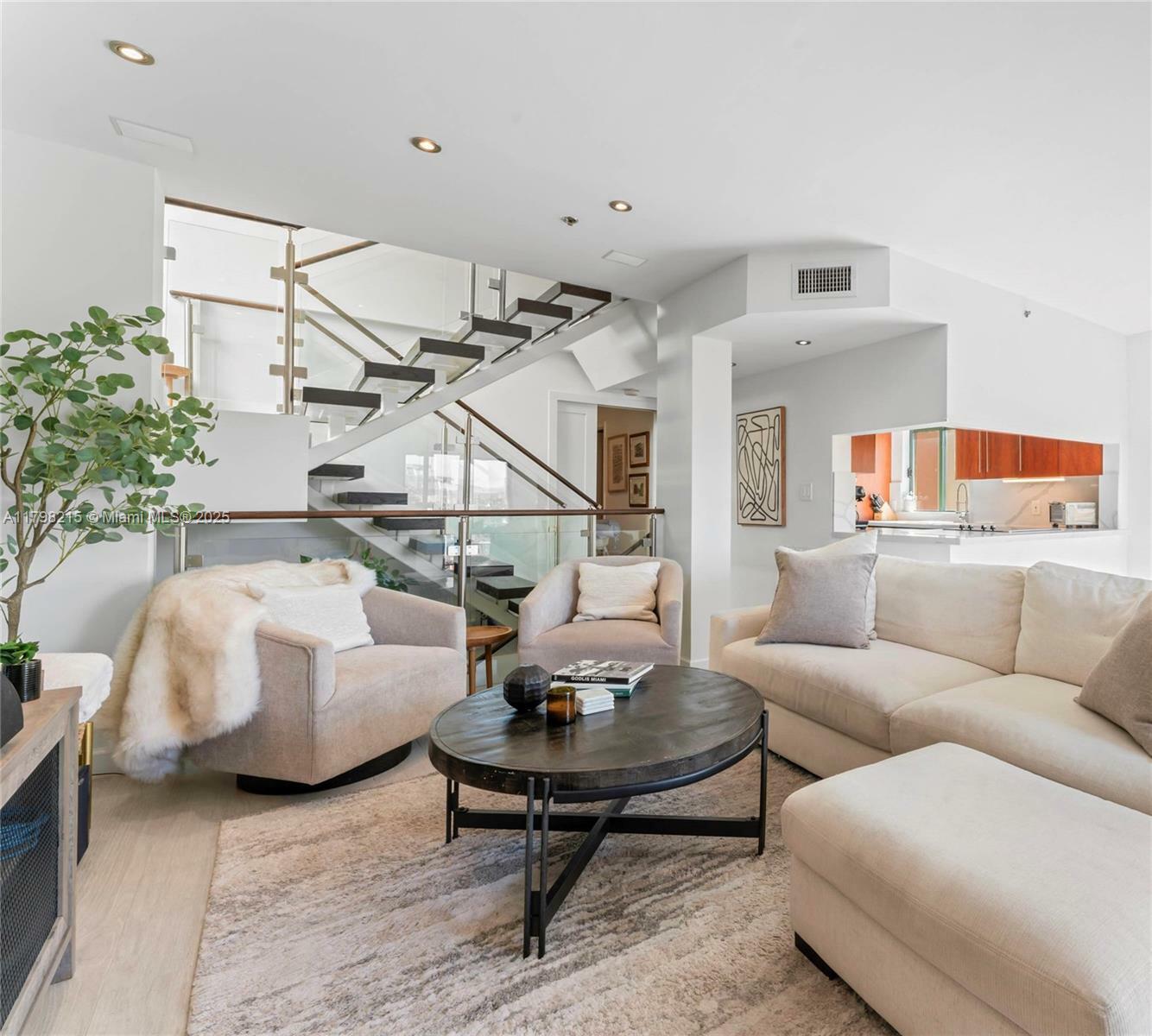 Property Photo: 140 Jefferson Ave 14020 FL 33139