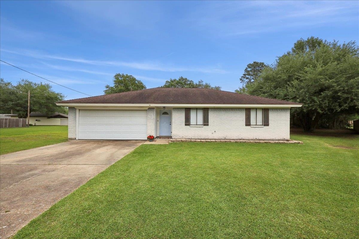 Property Photo: 365 White Oak TX 77611