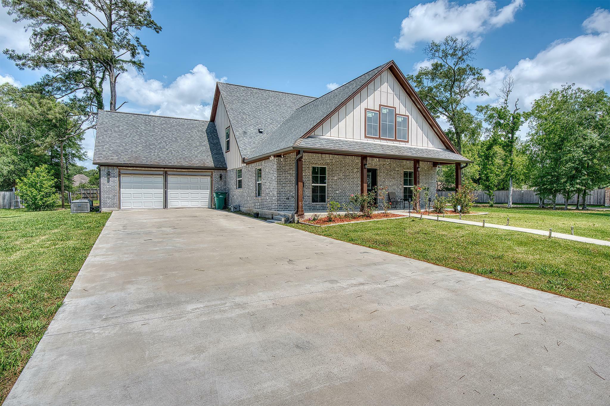 Property Photo:  1062 Bassett St  TX 77632 