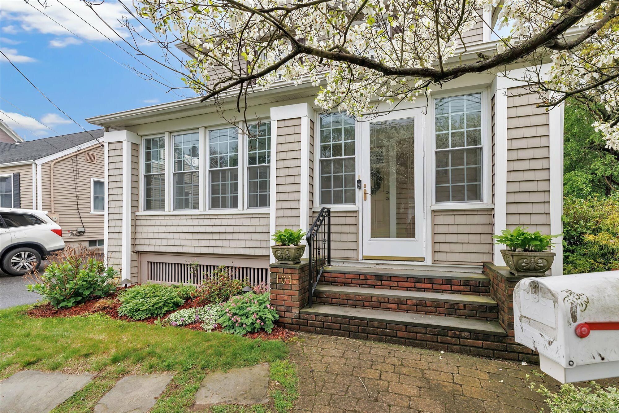 Property Photo:  101 Nichols Terrace  CT 06614 