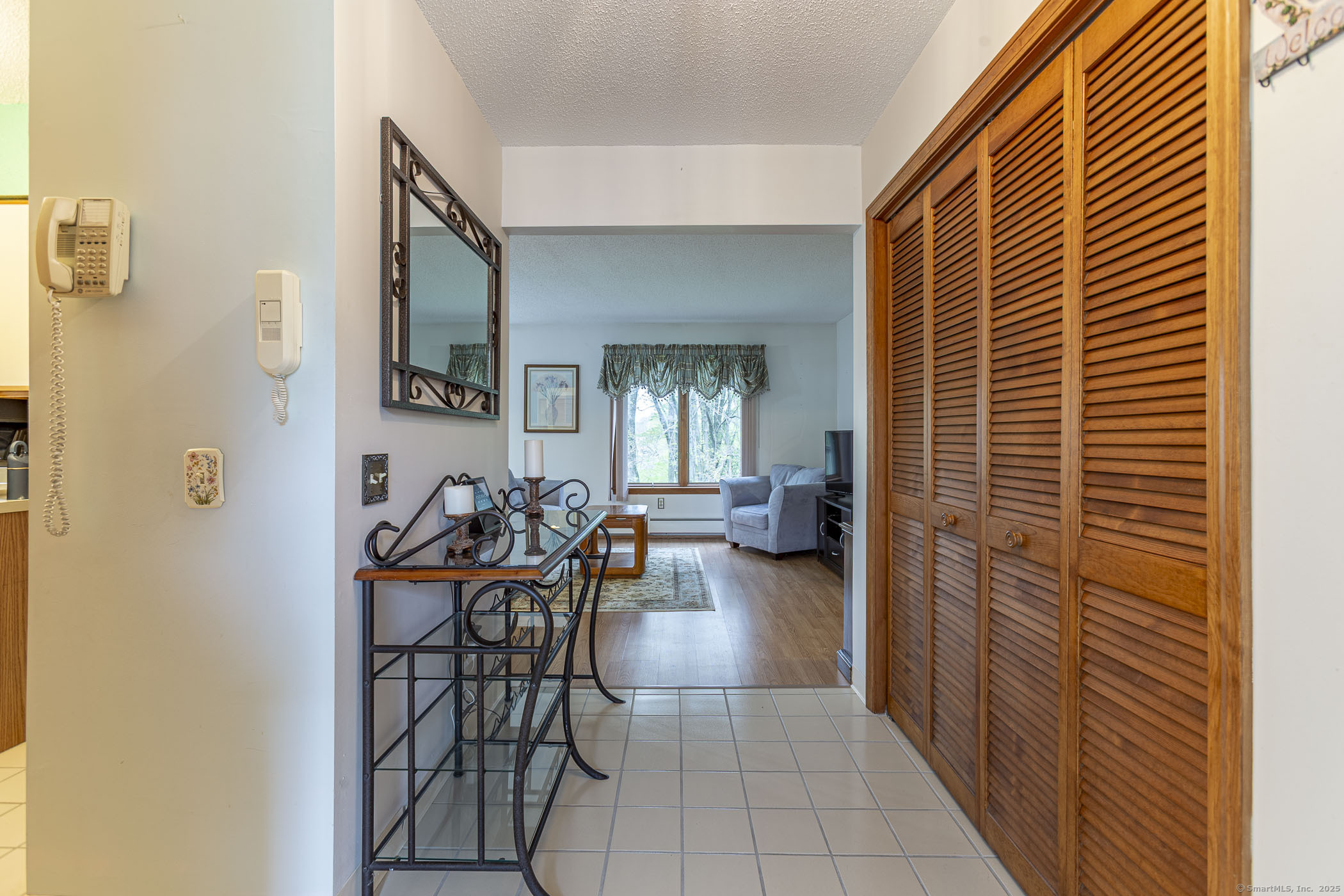 Property Photo: 24 Millbrook Court 24 CT 06111