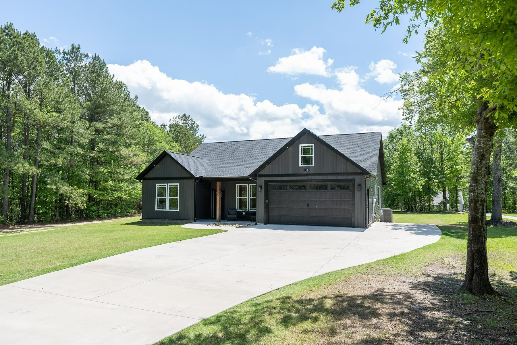 Property Photo: 713 Bradley Dill Road SC 29322