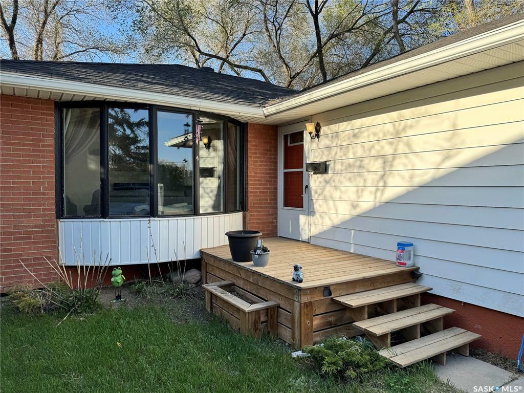 Property Photo: 1310 33rd Street W SK S7L 0W9