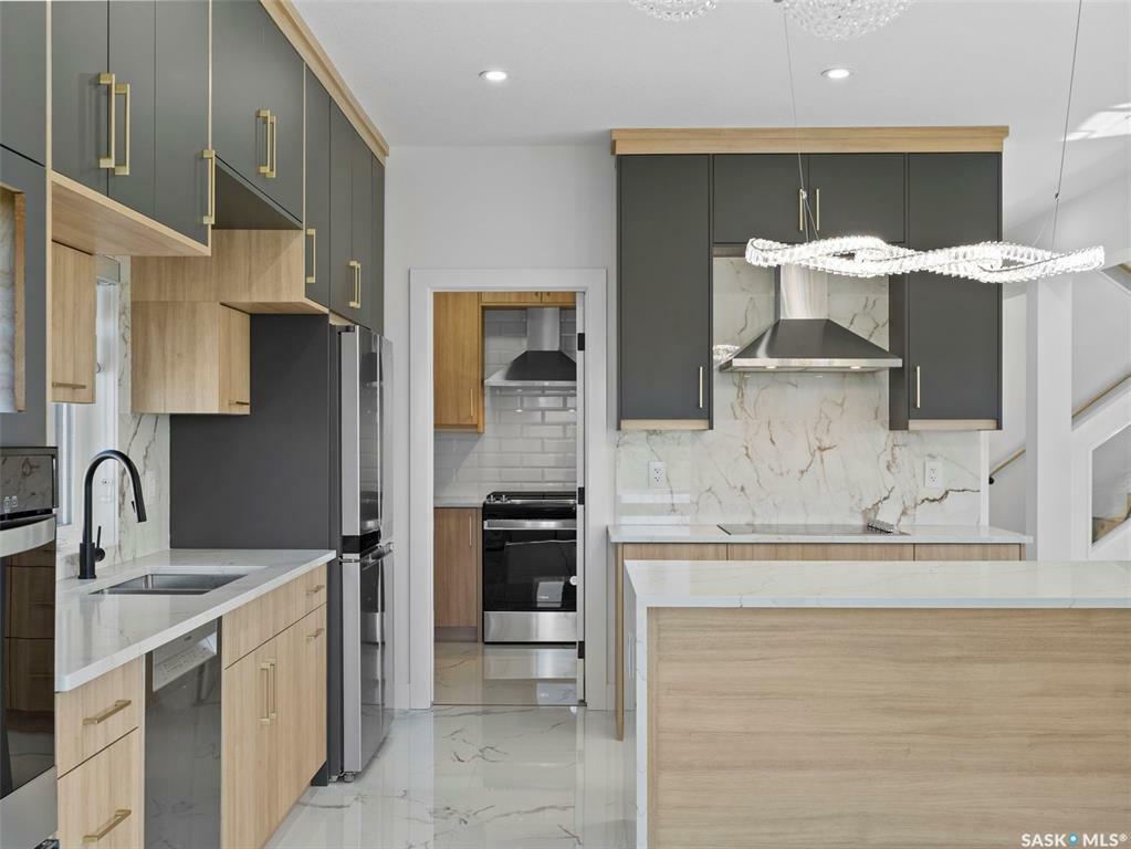 Property Photo: 134 Mazurek Crescent SK S7V 1S1
