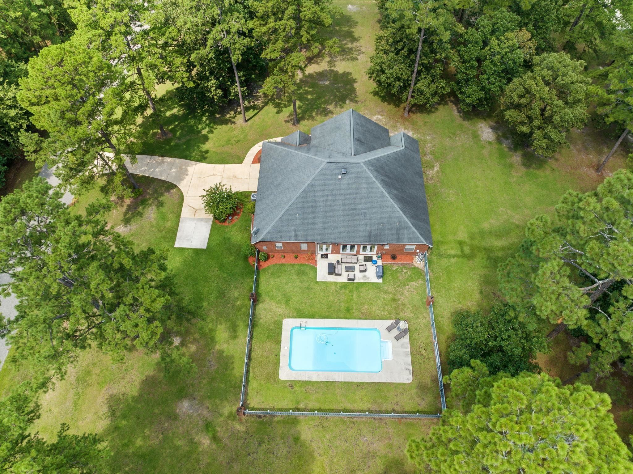 Property Photo: 7432 Dresden Road FL 32309