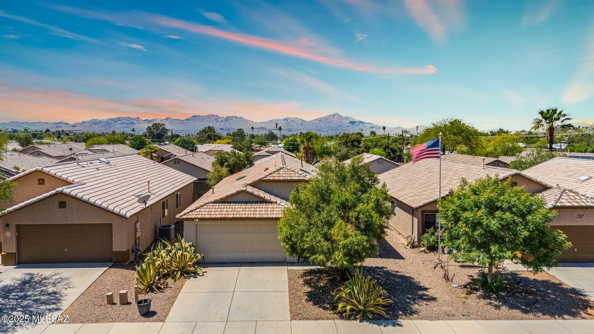 2851 W Medallion Drive  Tucson AZ 85741 photo