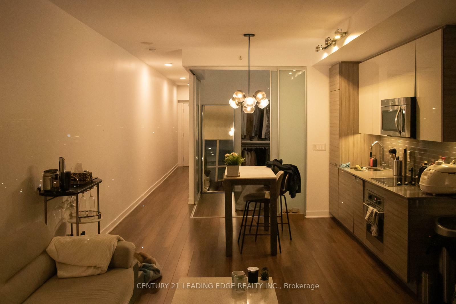 Property Photo: 210 Simcoe Street 1605 ON M5T 0A9