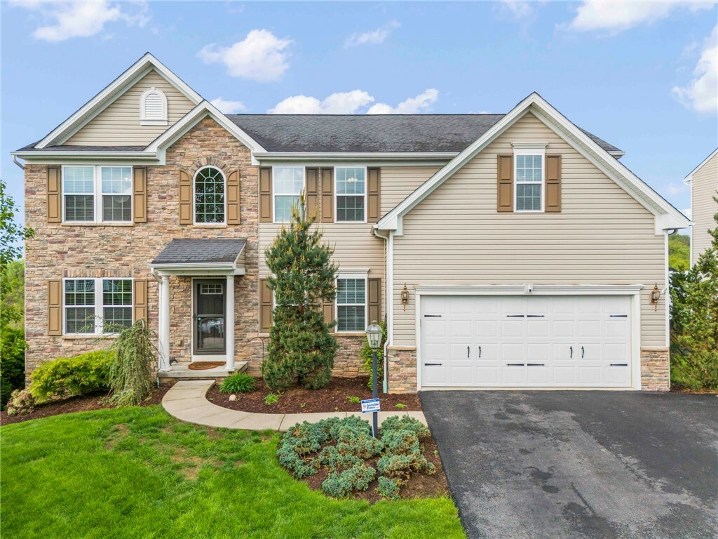 Property Photo: 2095 Majestic Dr PA 15317