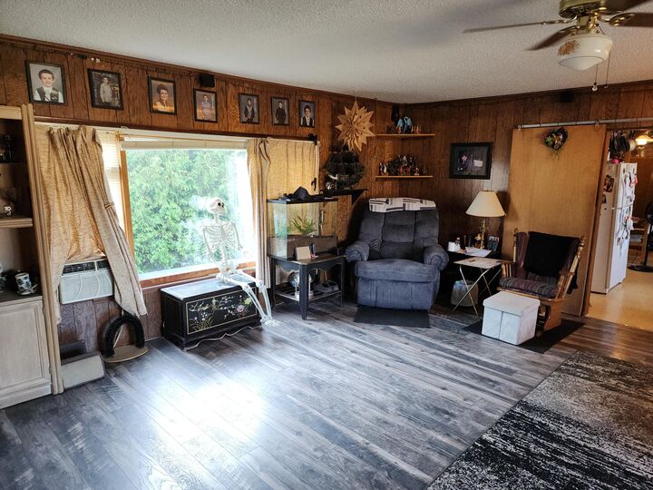 Property Photo: 622 W Lincoln Avenue MI 49721