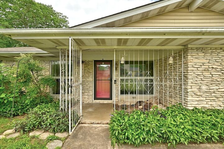 Property Photo:  5103 Stone Gate Drive  TX 78721 