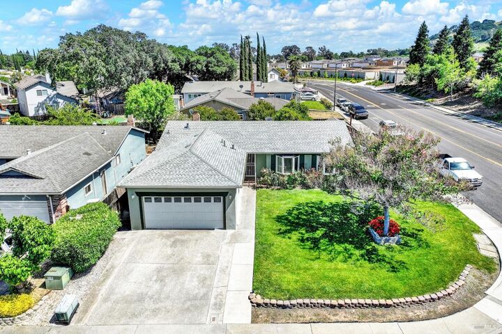 1199 Creekside Drive  Vacaville CA 95687 photo