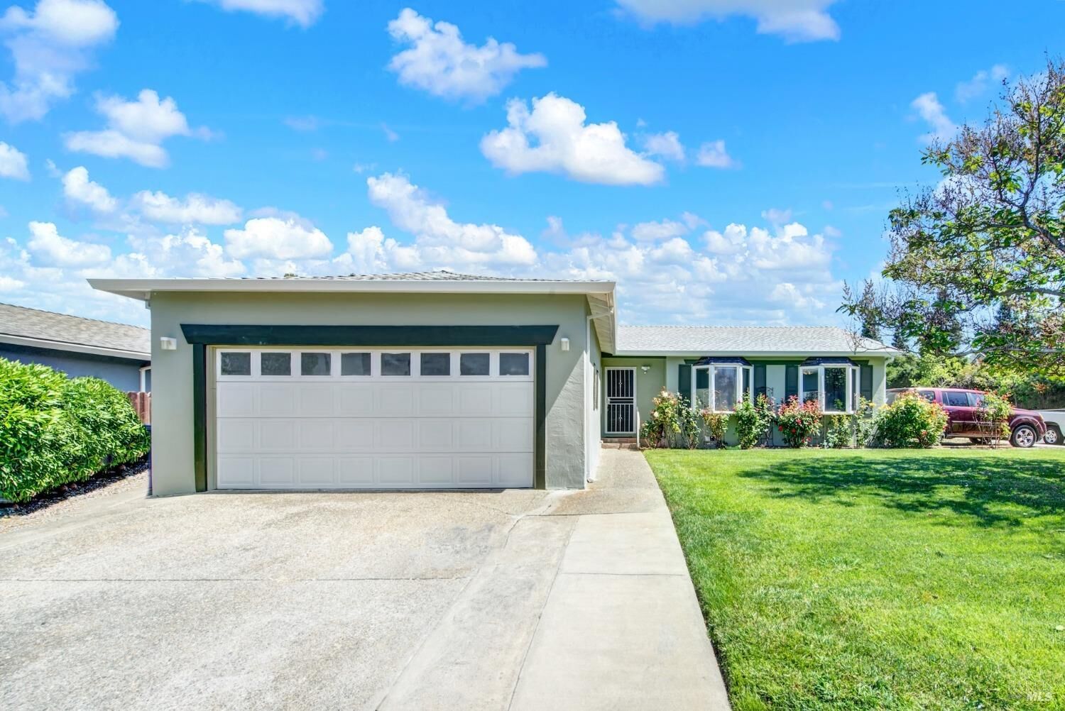 Property Photo:  1199 Creekside Drive  CA 95687 