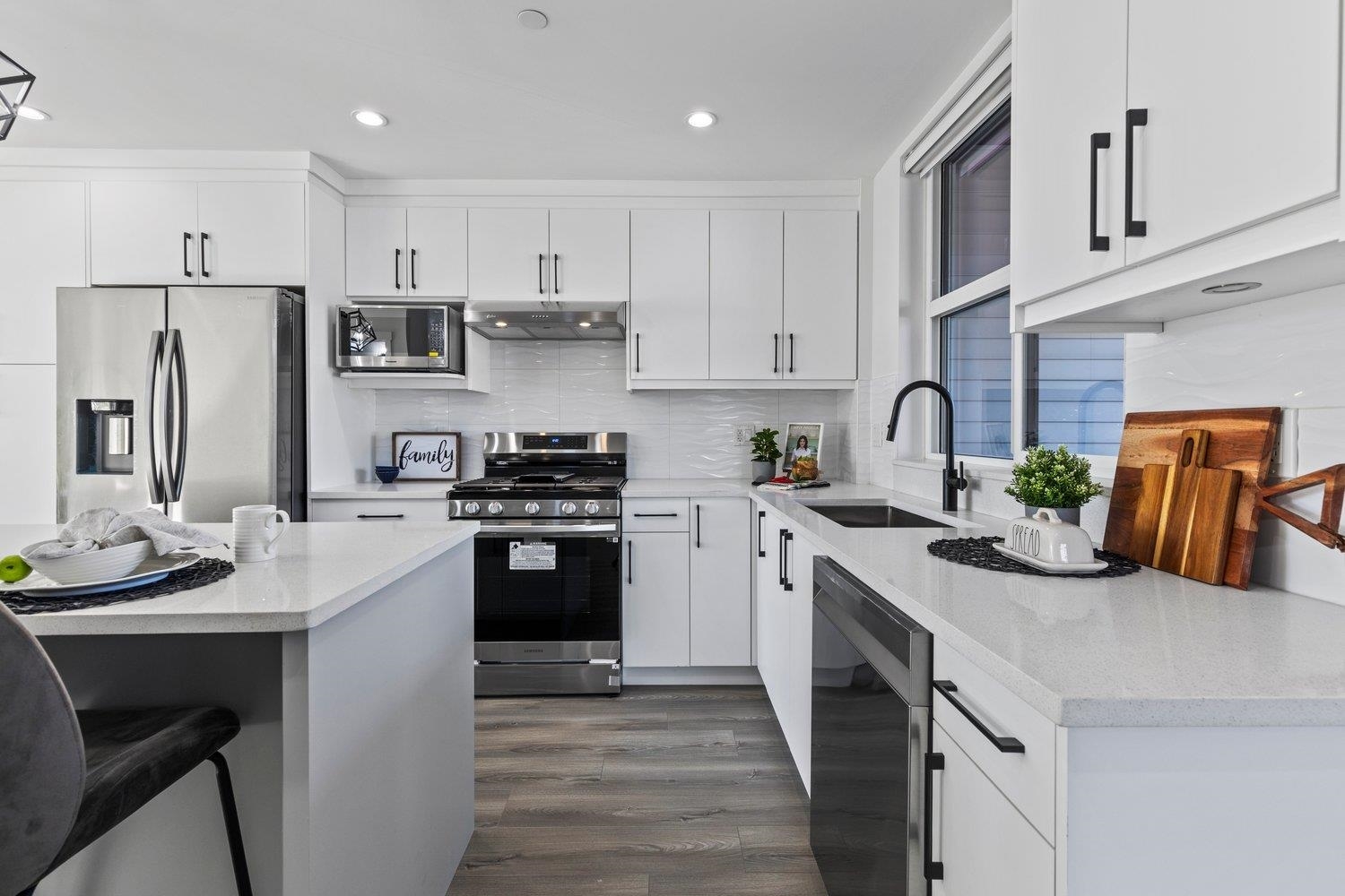 Property Photo: 9603 Broadway Street 5 BC V2P 5T7