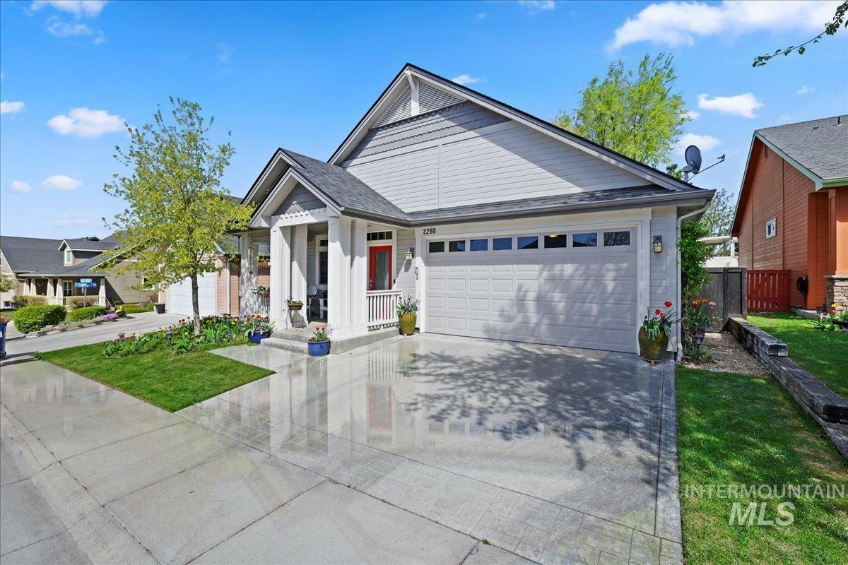 Property Photo: 2260 N Eagle Creek Ln ID 83616-4778