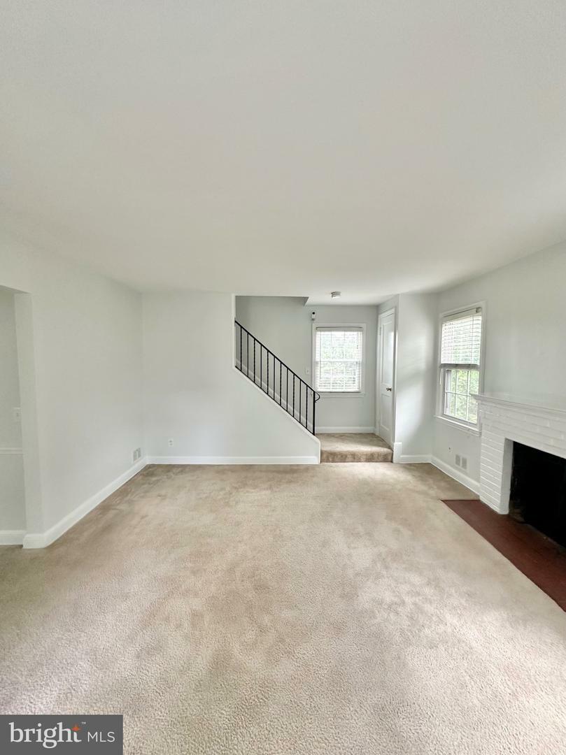 Property Photo: 803 N Overlook Drive VA 22305