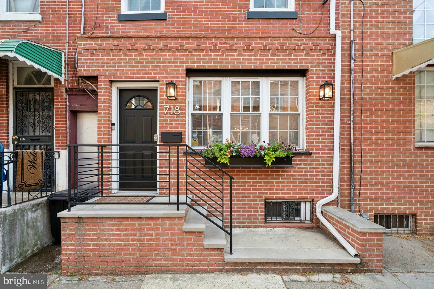 718 Earp Street  Philadelphia PA 19147 photo