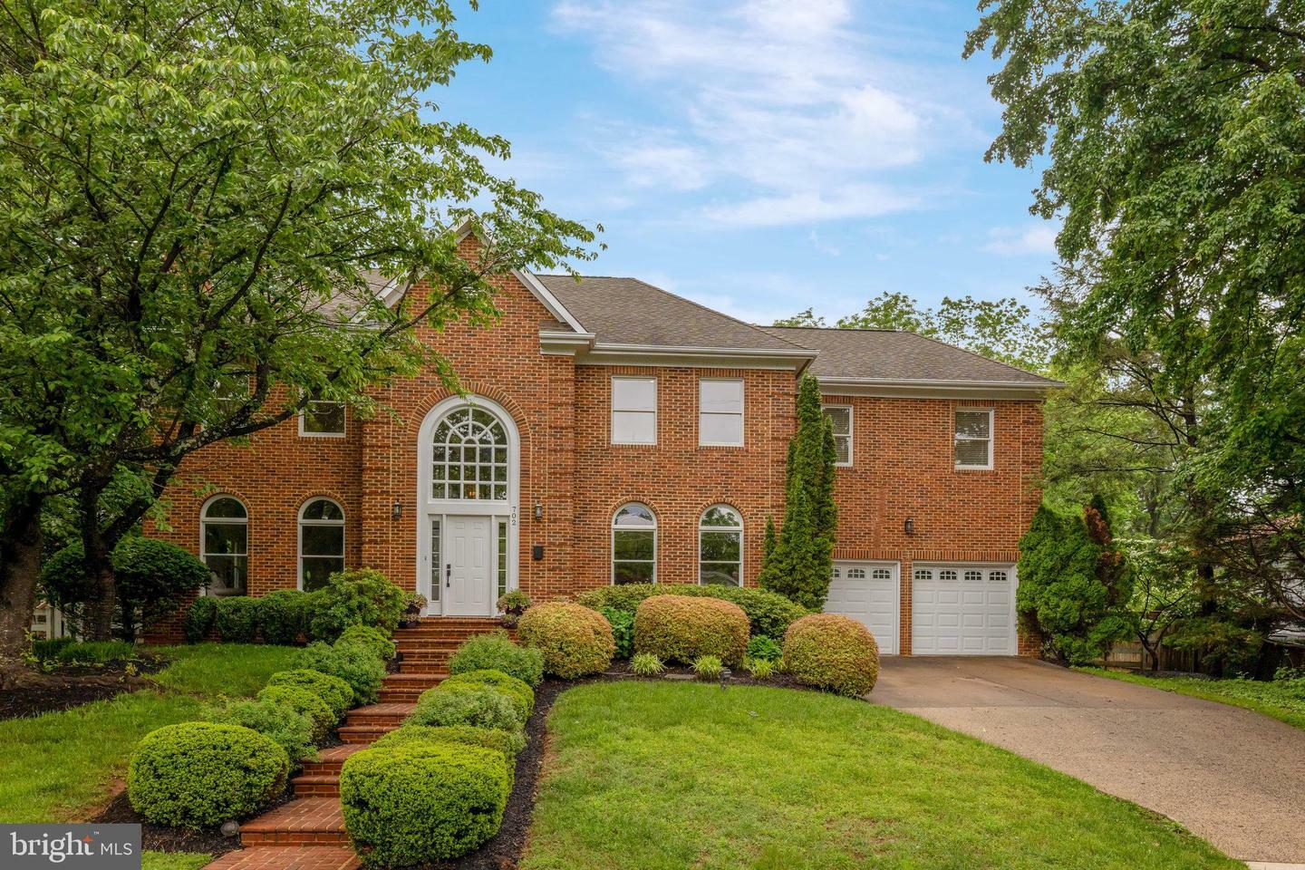 Property Photo: 702 Ware Street SW VA 22180