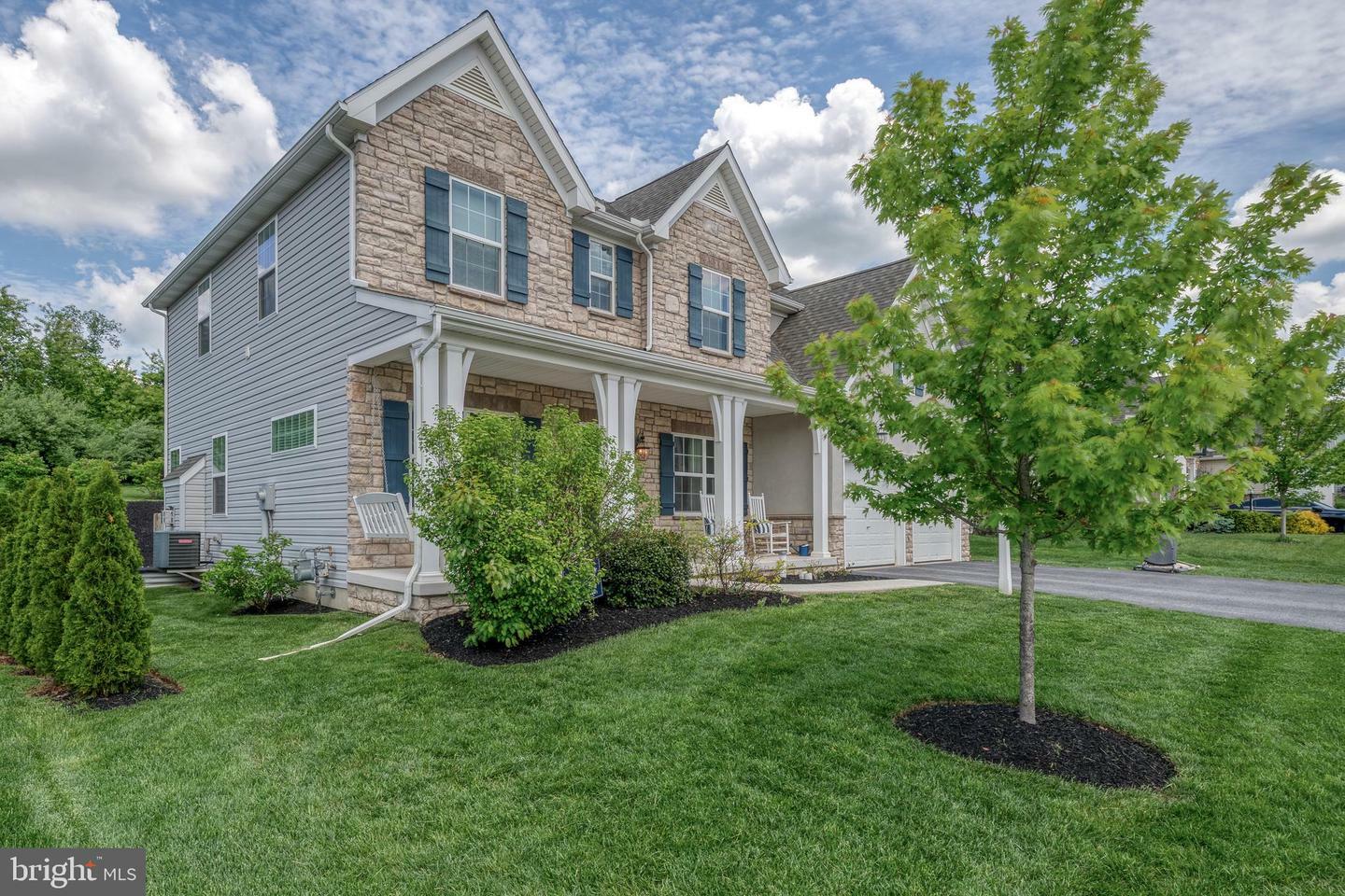 Property Photo: 2611 Woodspring Drive PA 17402