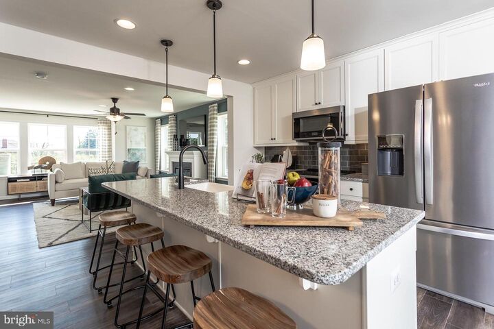 Property Photo:  Tbb Bolingbroke Way York Ii Garage  WV 25414 