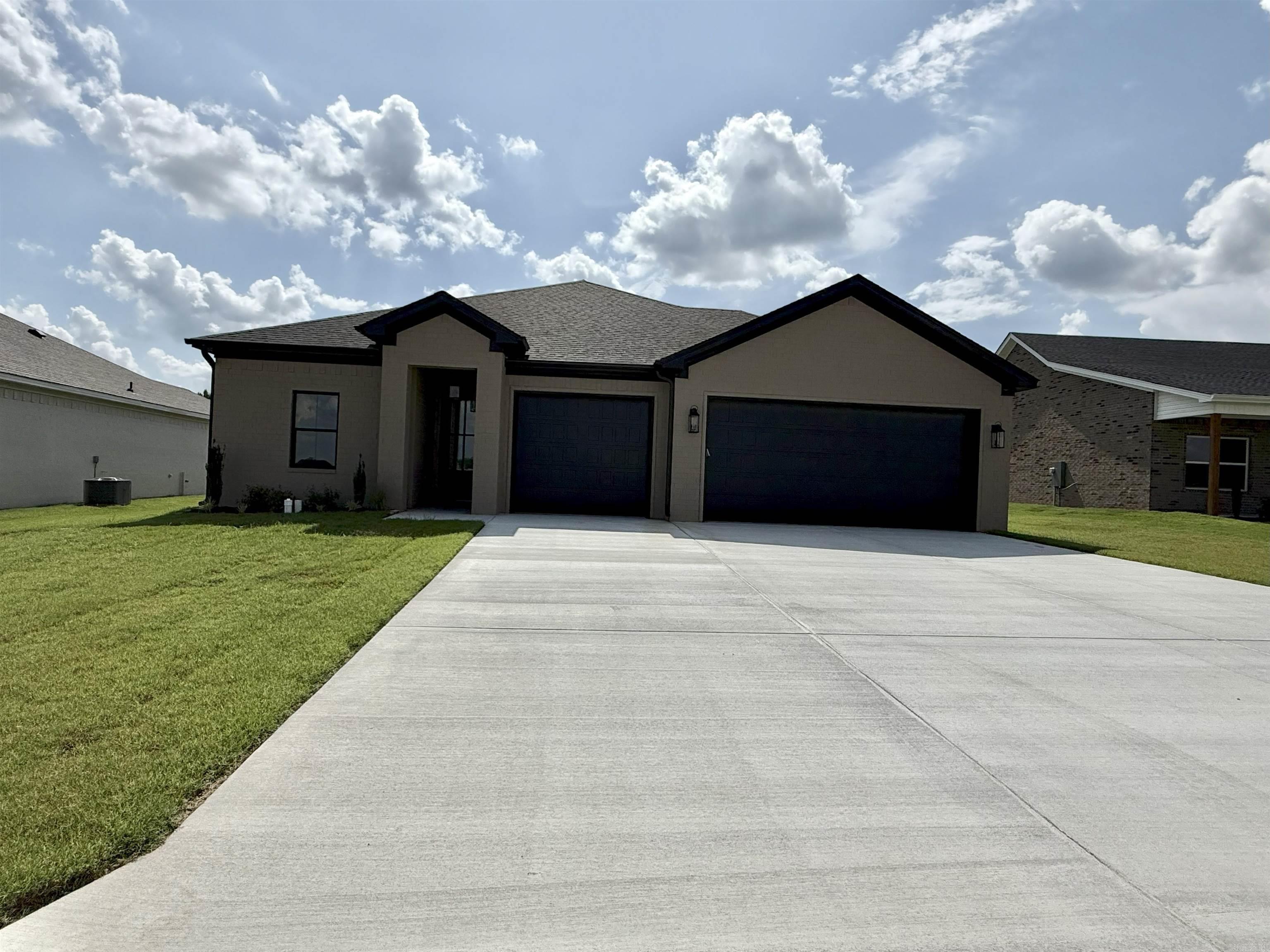 Property Photo:  226 Kelton Street  AR 72065 