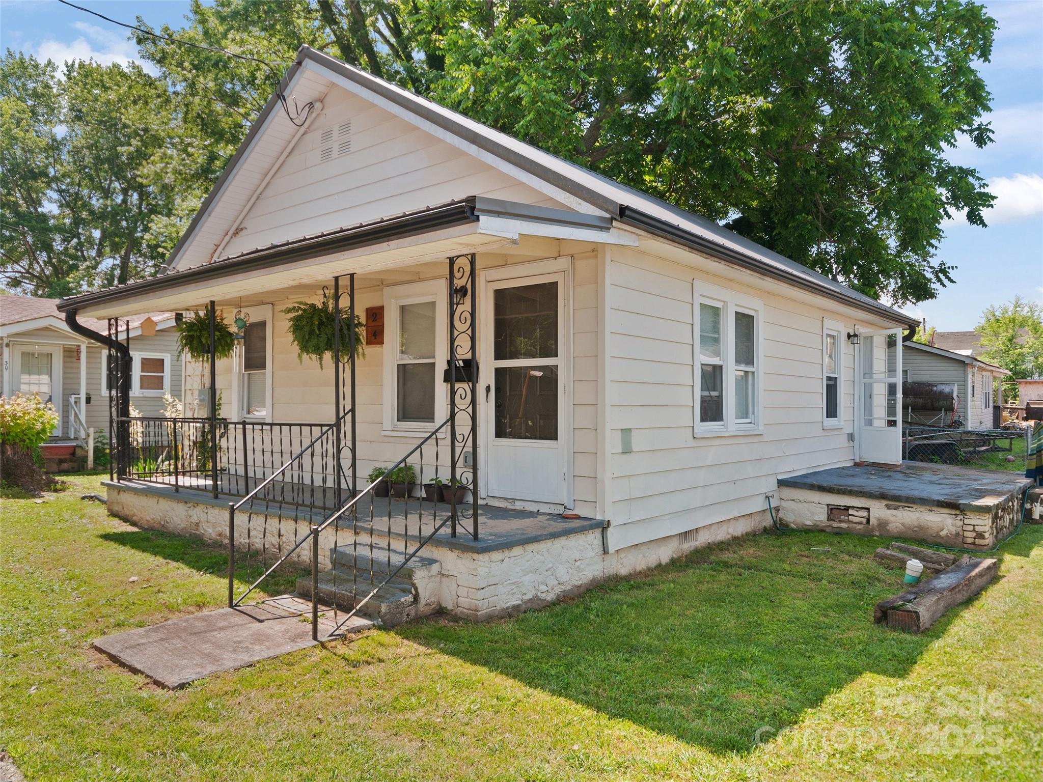 24 Liner Court  Waynesville NC 28786 photo