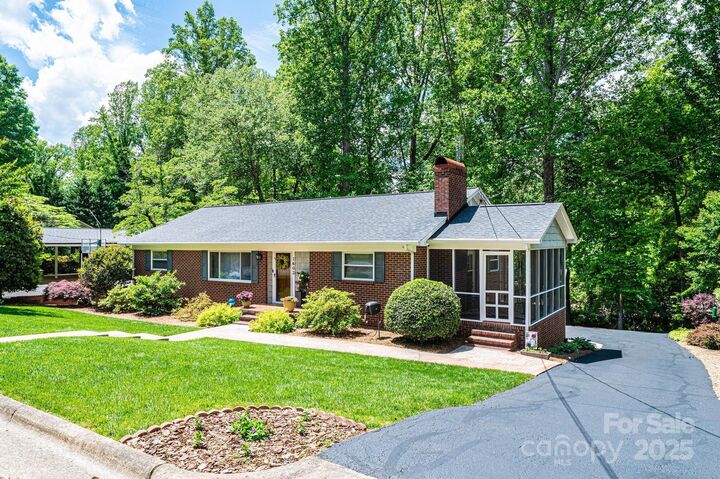 1602 Brentwood Drive  Newton NC 28658 photo