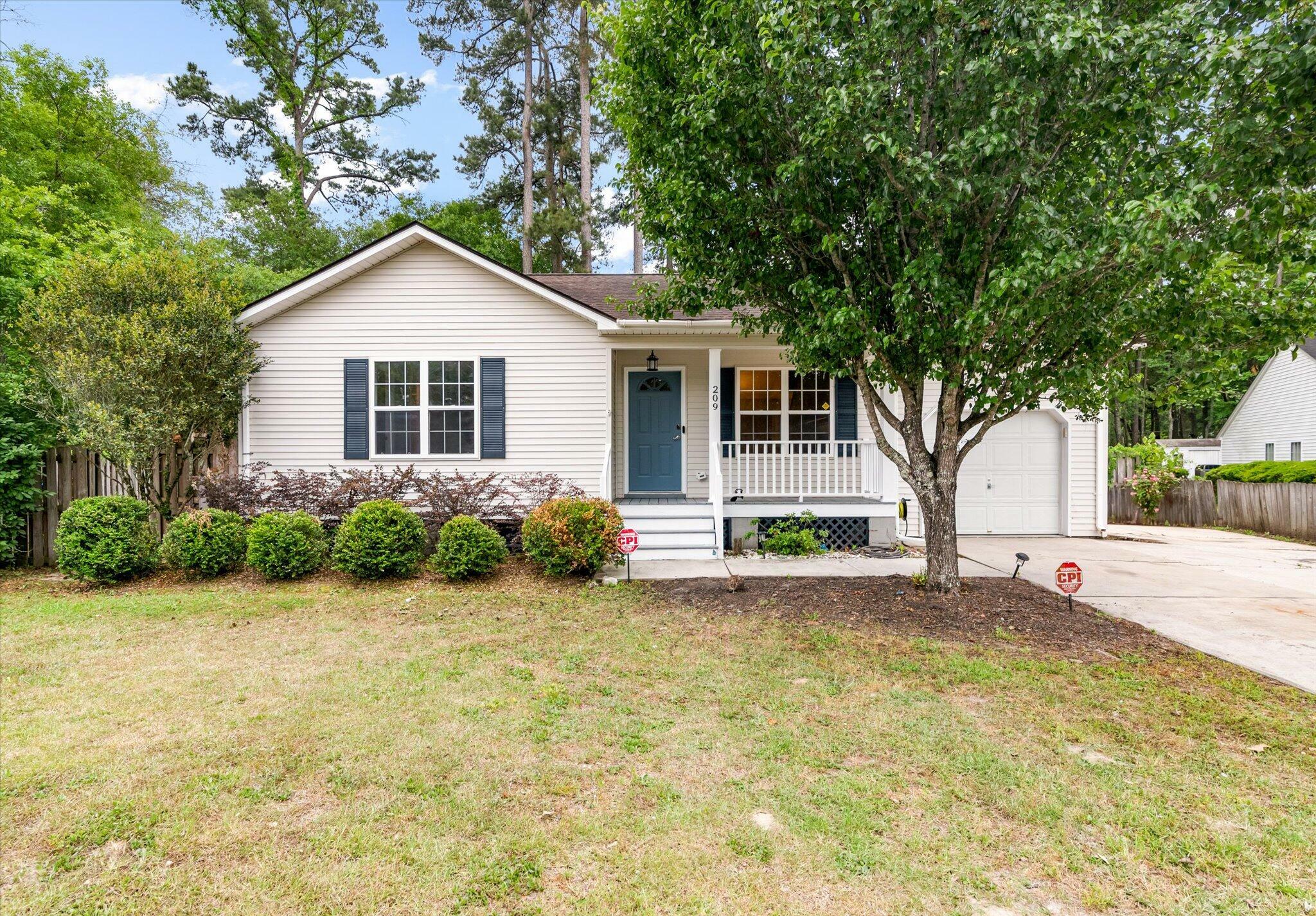 Property Photo: 209 Lipman Street SC 29483