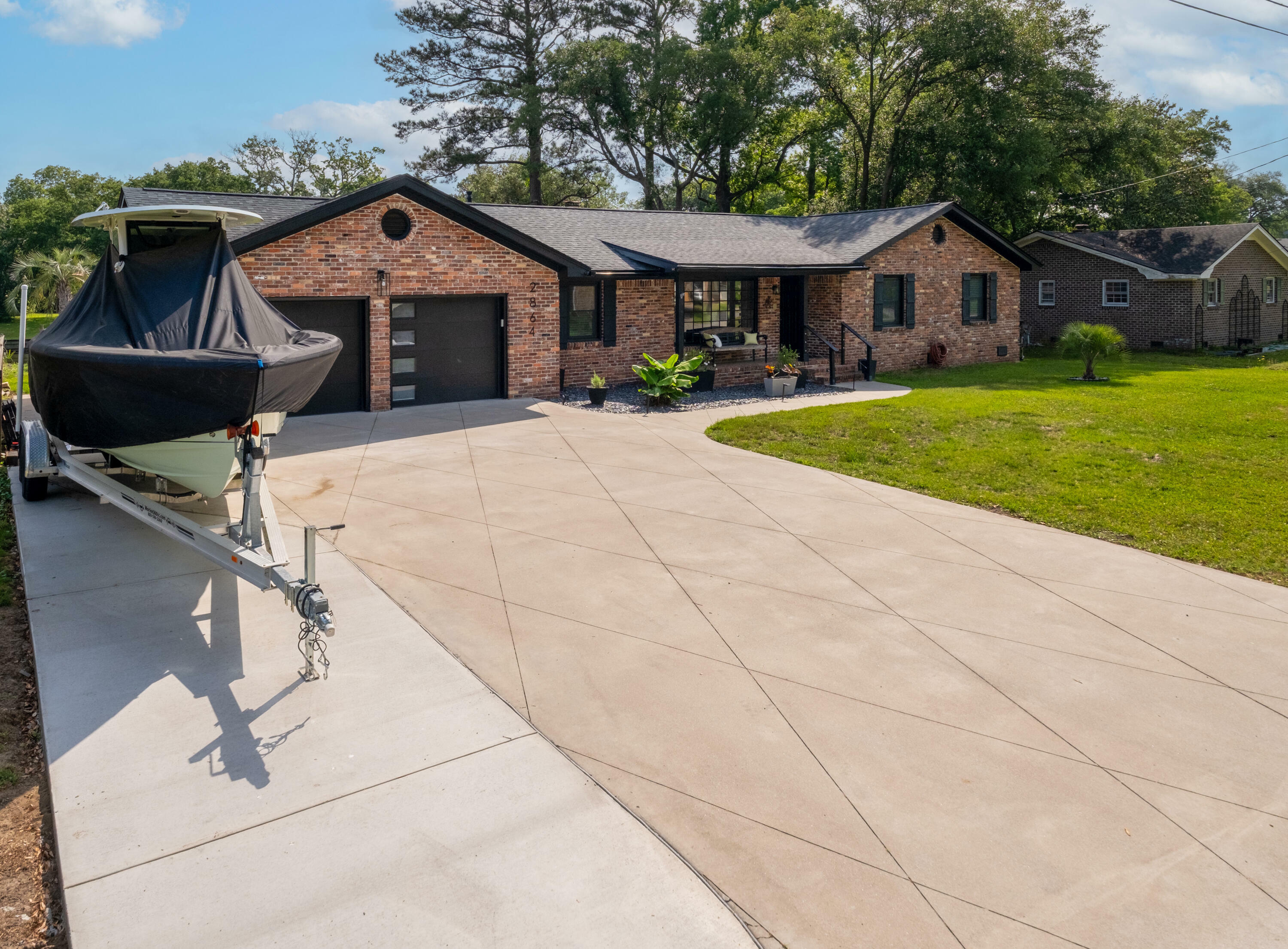 Property Photo: 2864 Wofford Road SC 29414
