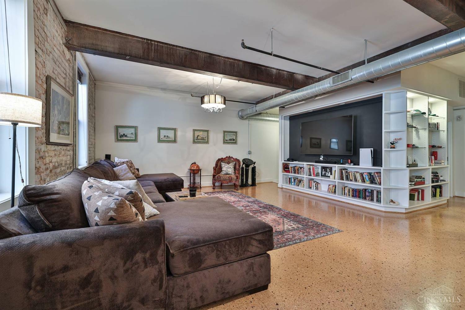 Property Photo: 512 Reading Road OH 45202