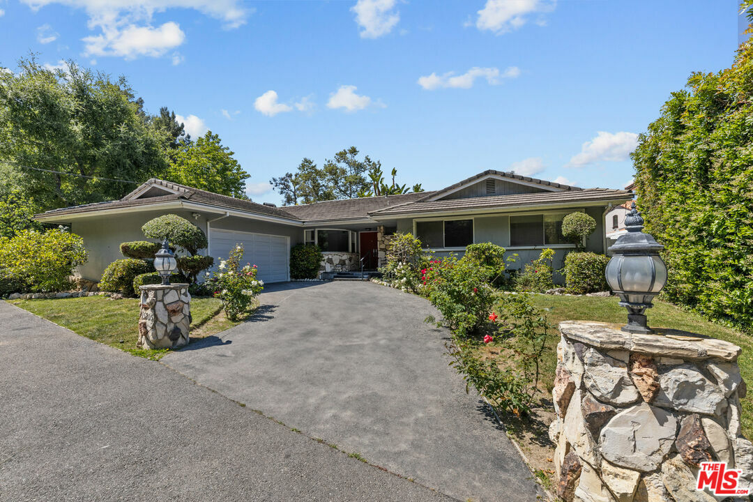 Property Photo: 15205 Mulholland Dr CA 90077