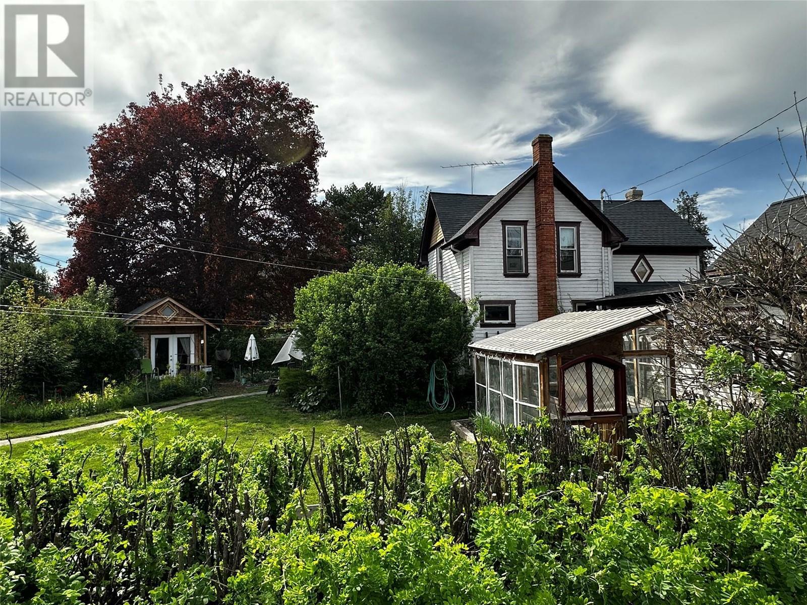 Photo de la propriété: 3720 Wood Avenue BC V0E 1B4