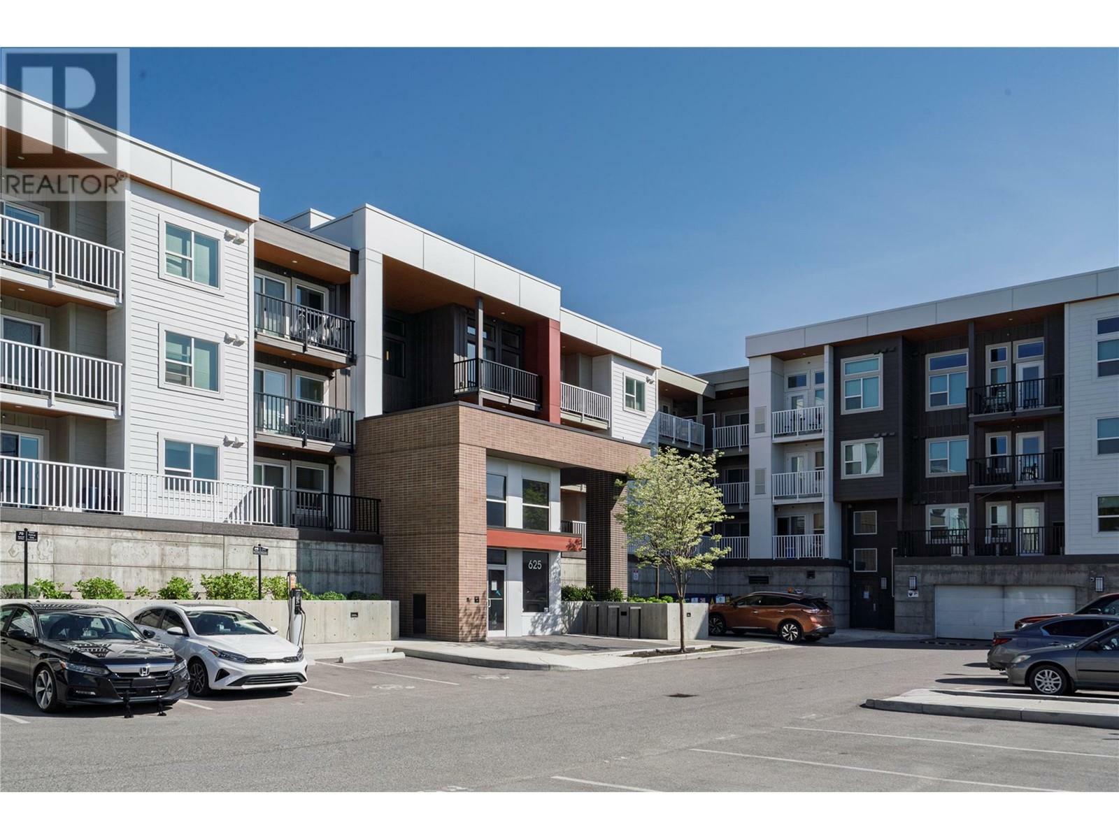 Property Photo: 625 Academy Way 210 BC V1V 0E3
