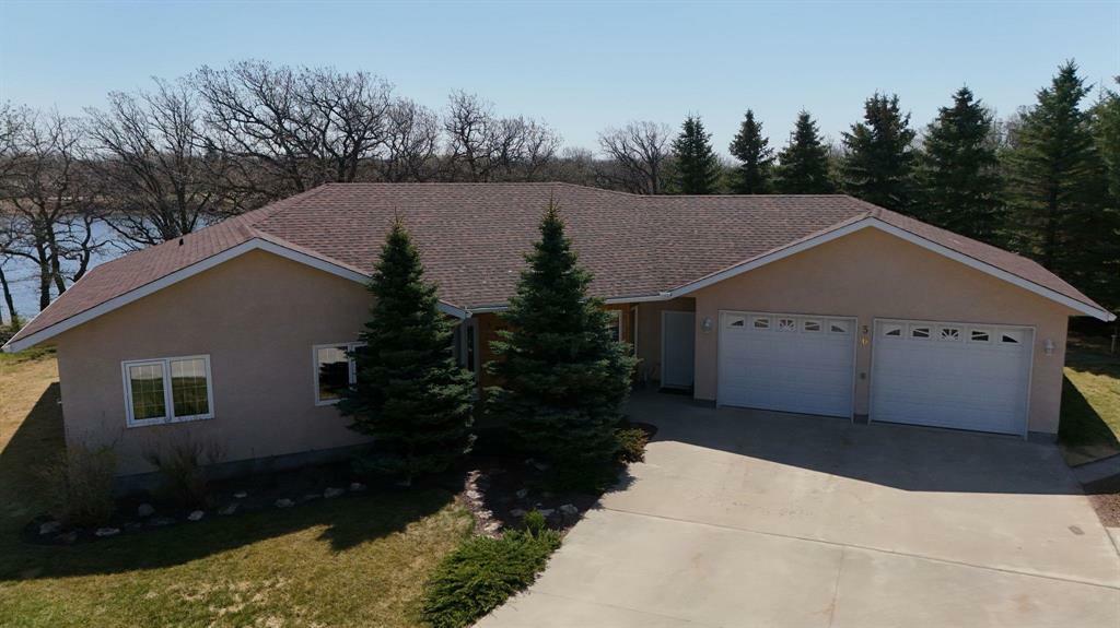 Property Photo: 50 Lakeshore Place MB R0K 1G0