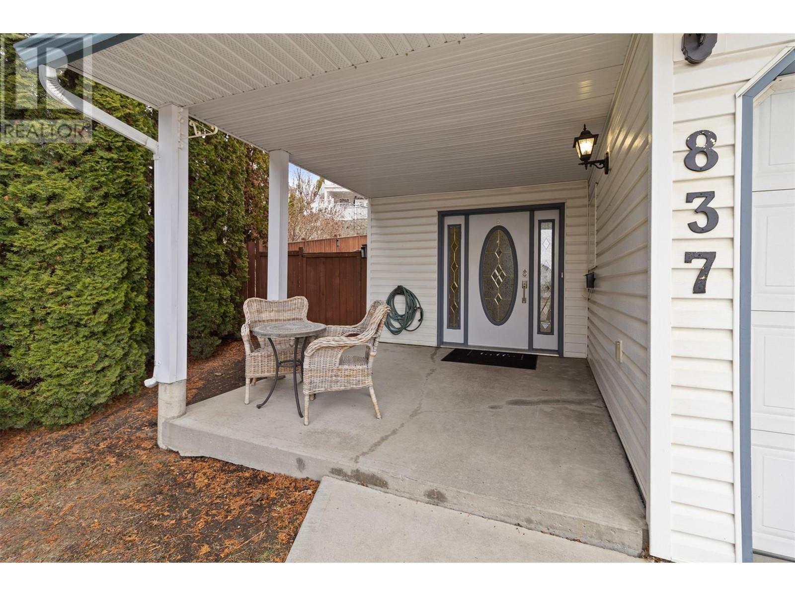 Property Photo: 837 Dunrobin Drive BC V1S 1V6