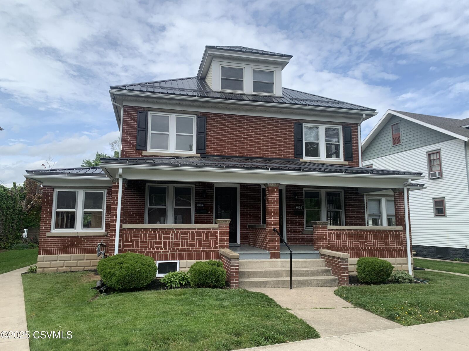 Property Photo:  1002 W Market Street  PA 17837 