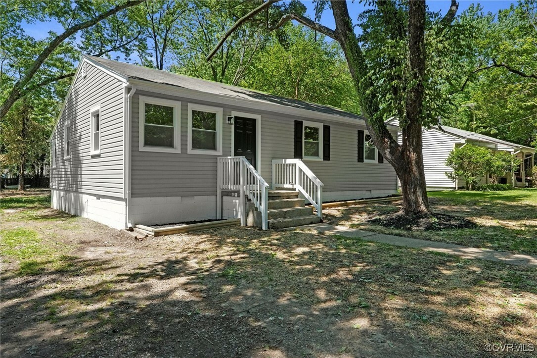 Property Photo: 2022 S Kinsley Avenue VA 23224