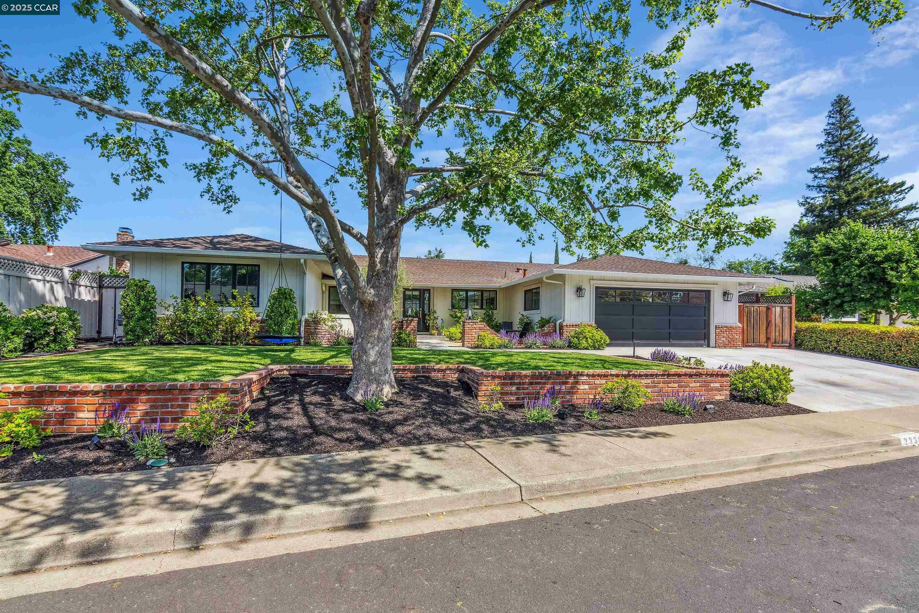 Property Photo: 2336 Welsh Ct CA 94598