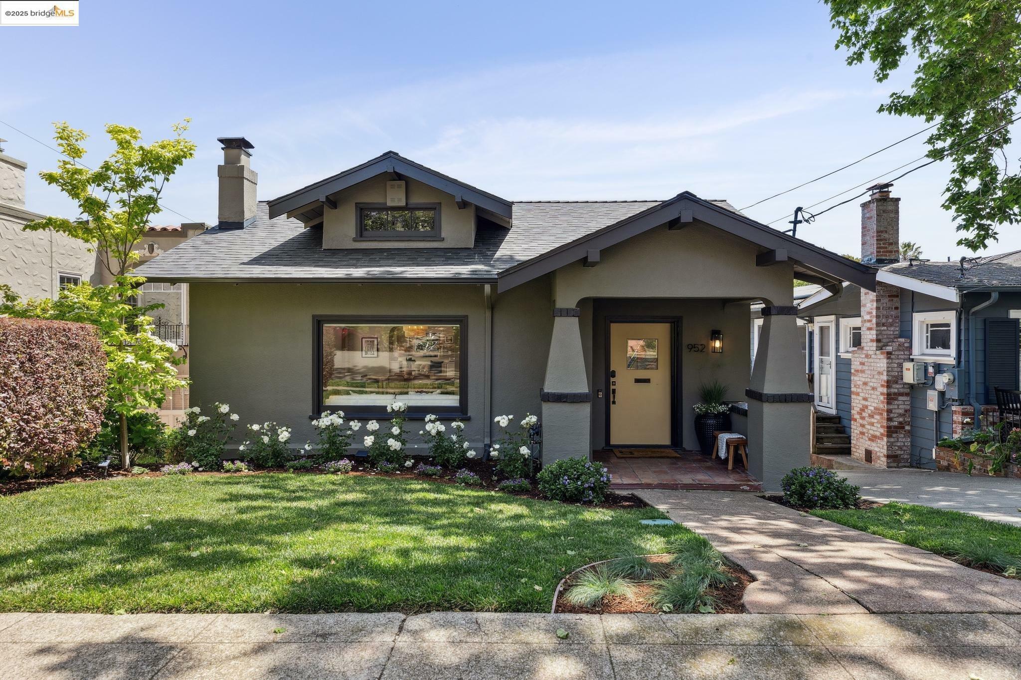 Property Photo: 952 Kingston Ave CA 94611