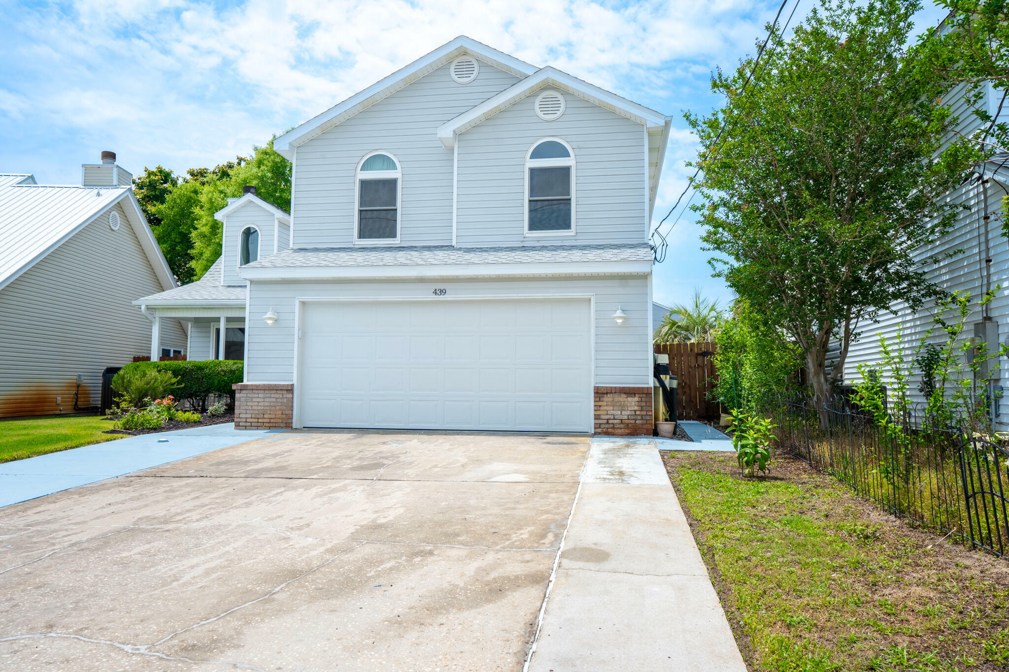 Property Photo: 439 Sandy Ridge Circle FL 32569