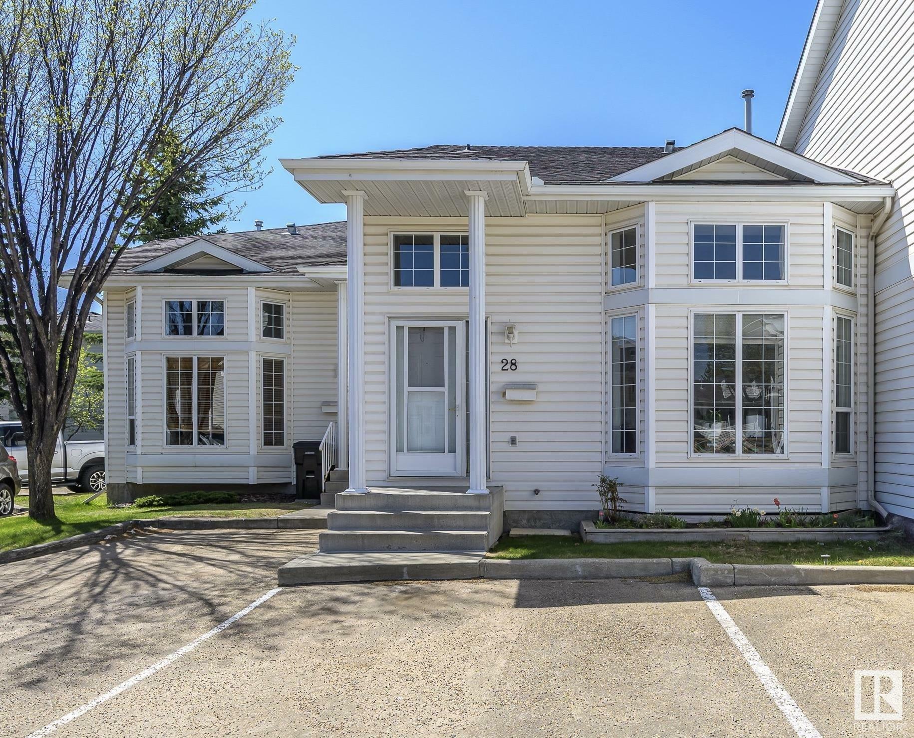 Property Photo: 3380 28A Avenue NW 28 AB T6T 1V4