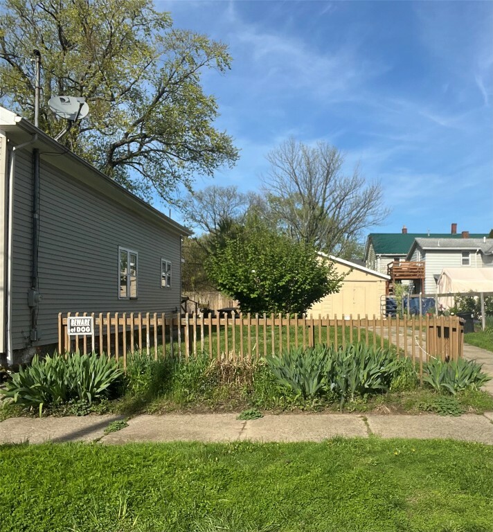 Property Photo: 327 Cascade Street PA 16507