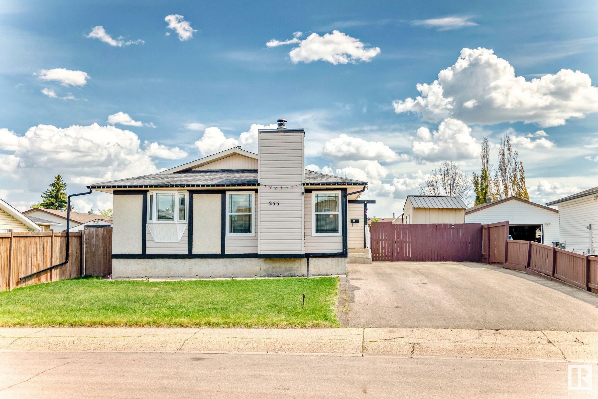 Property Photo: 253 Warwick Road NW AB T5X 4R1
