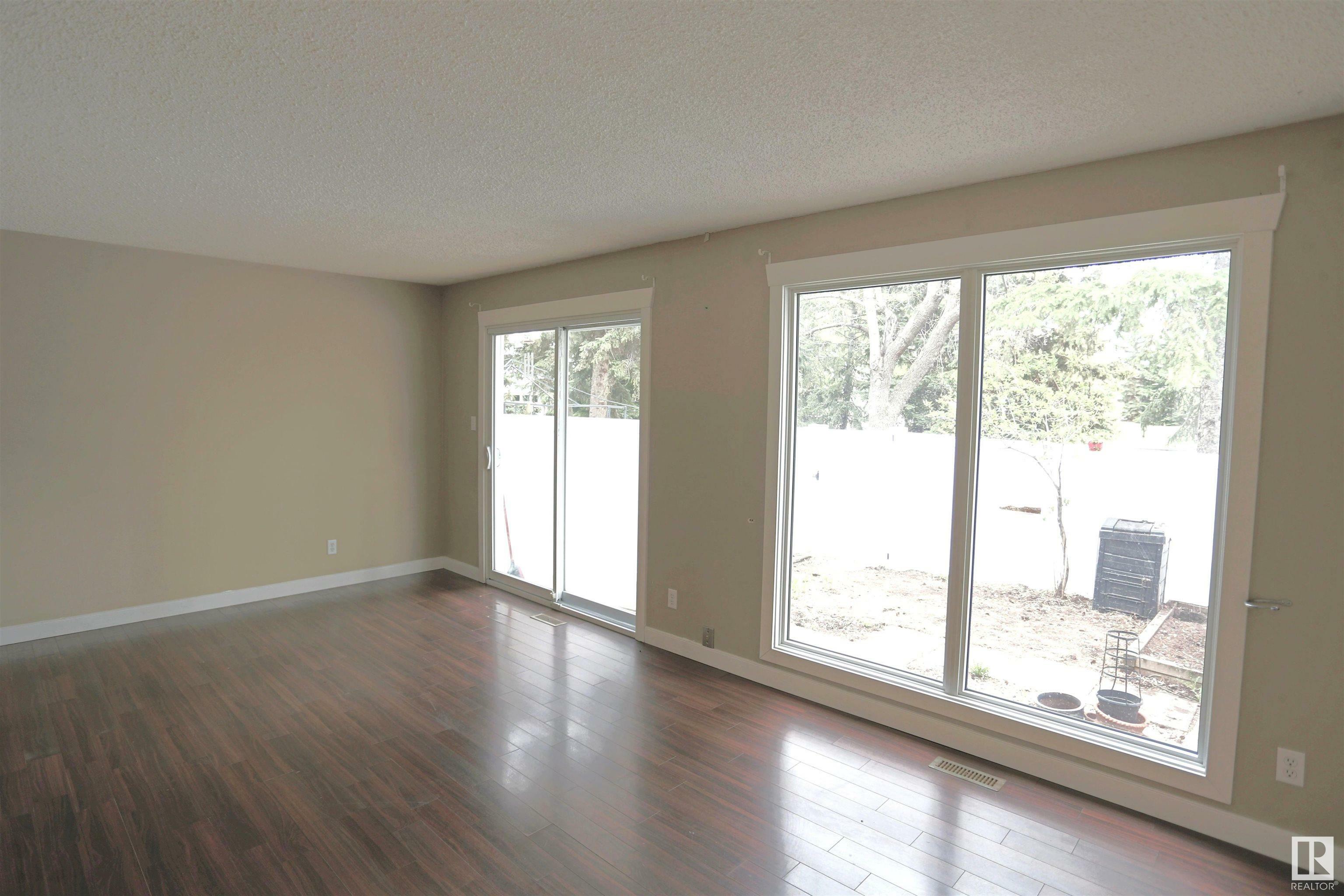 Property Photo: 87 Brookwood Drive 119 AB T7X 1A5